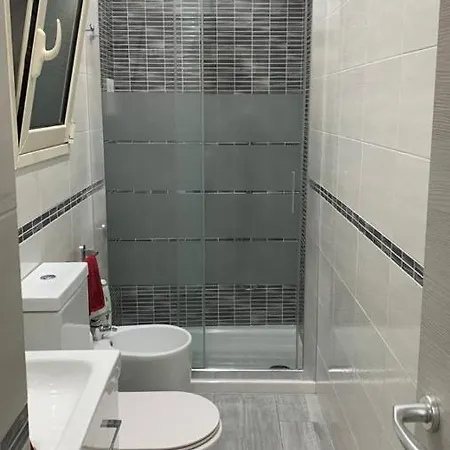 Chista E A Zita. * Syracuse