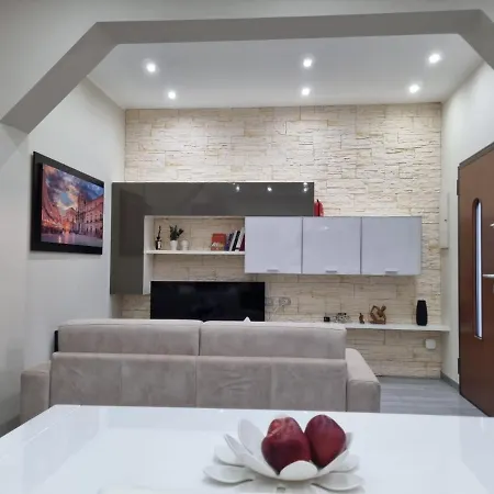 Chista E A Zita. Syracuse